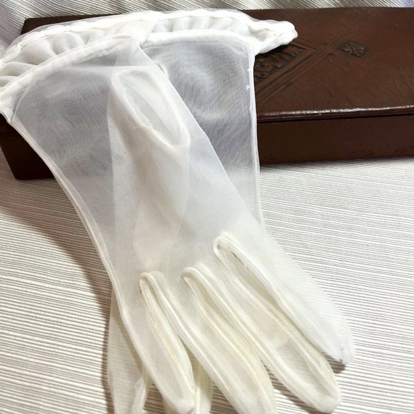 Vintage Sheer Gloves with Box EUC - Picture 2 of 10